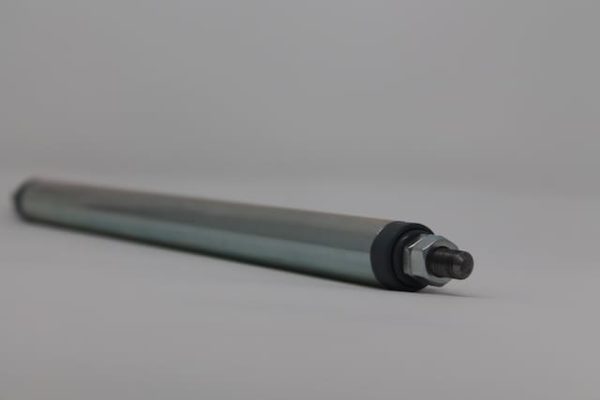 Tragrolle aus Stahl mit Außengewinde 20mmx1,5mm